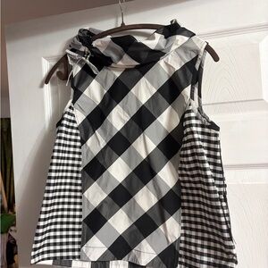 Elegant Monochrome Checkered Women's Tunic